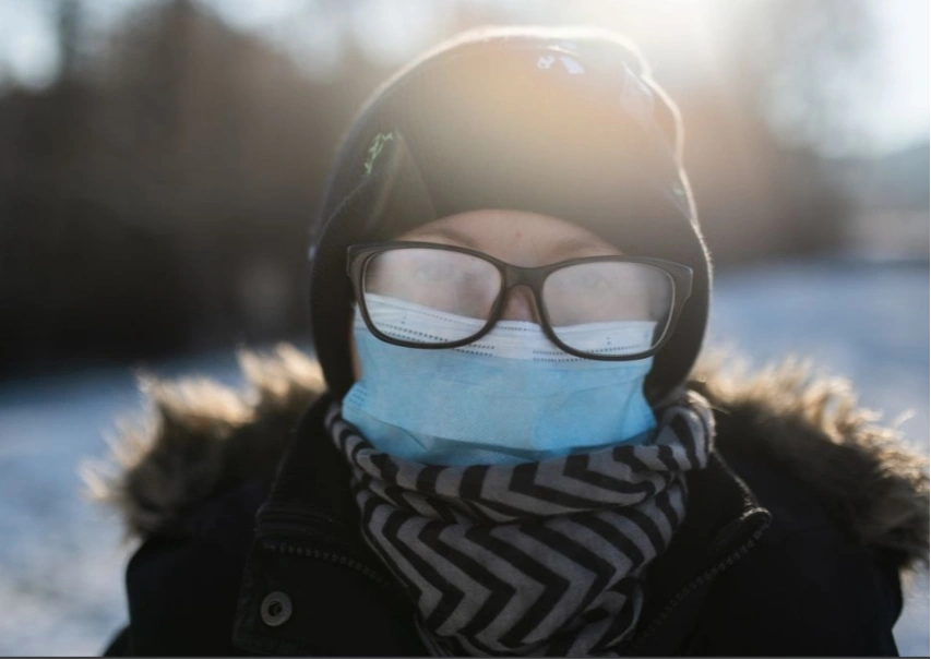 Here are 5 tips to prevent fogging of your glasses when wearing a mask
