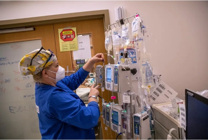 Experts Call For N95s To Replace Surgical Masks As Flu, Covid Viruses Spread